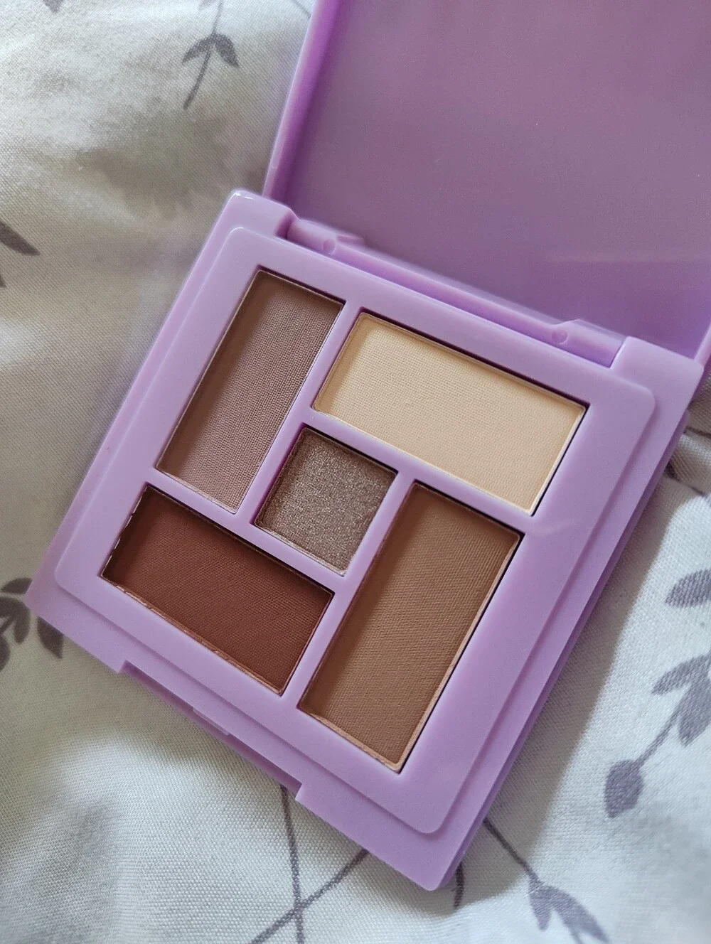 Lucky Chick Comfort Glow Eyeshadow Palette 4.5 g